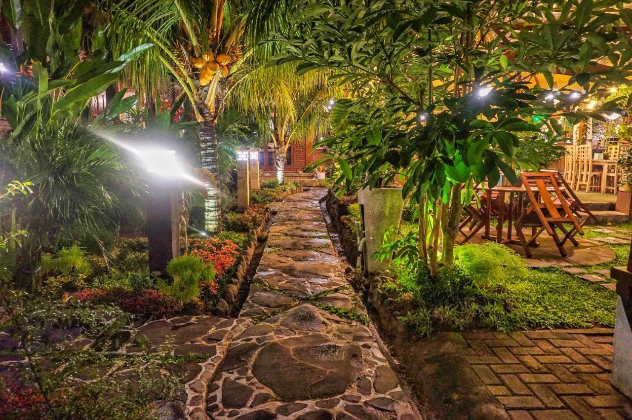 The Wisma Pulau Merah Pasanggaran Экстерьер фото
