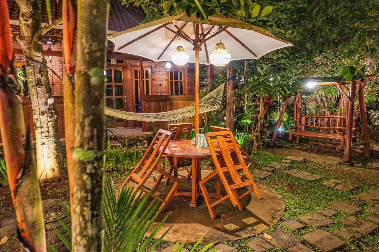 The Wisma Pulau Merah Pasanggaran Экстерьер фото