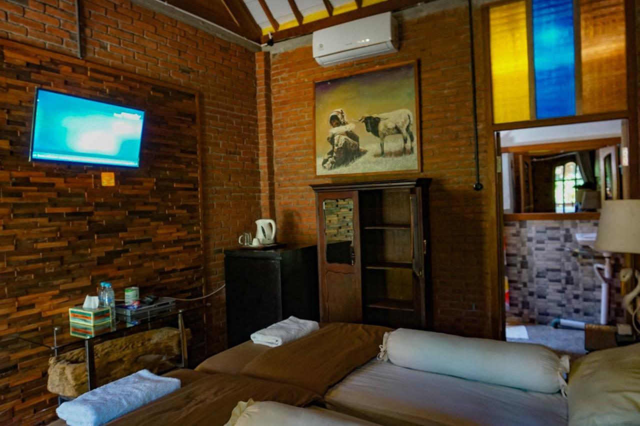 The Wisma Pulau Merah Pasanggaran Экстерьер фото